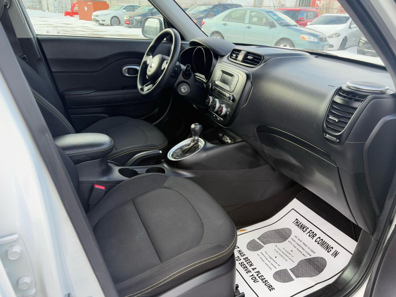 2014 Chrysler 200 LX - Photo #8