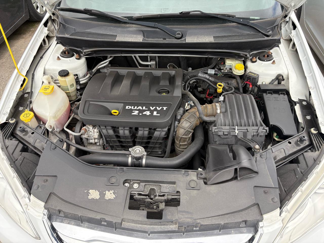 2014 Chrysler 200 LX - Photo #11