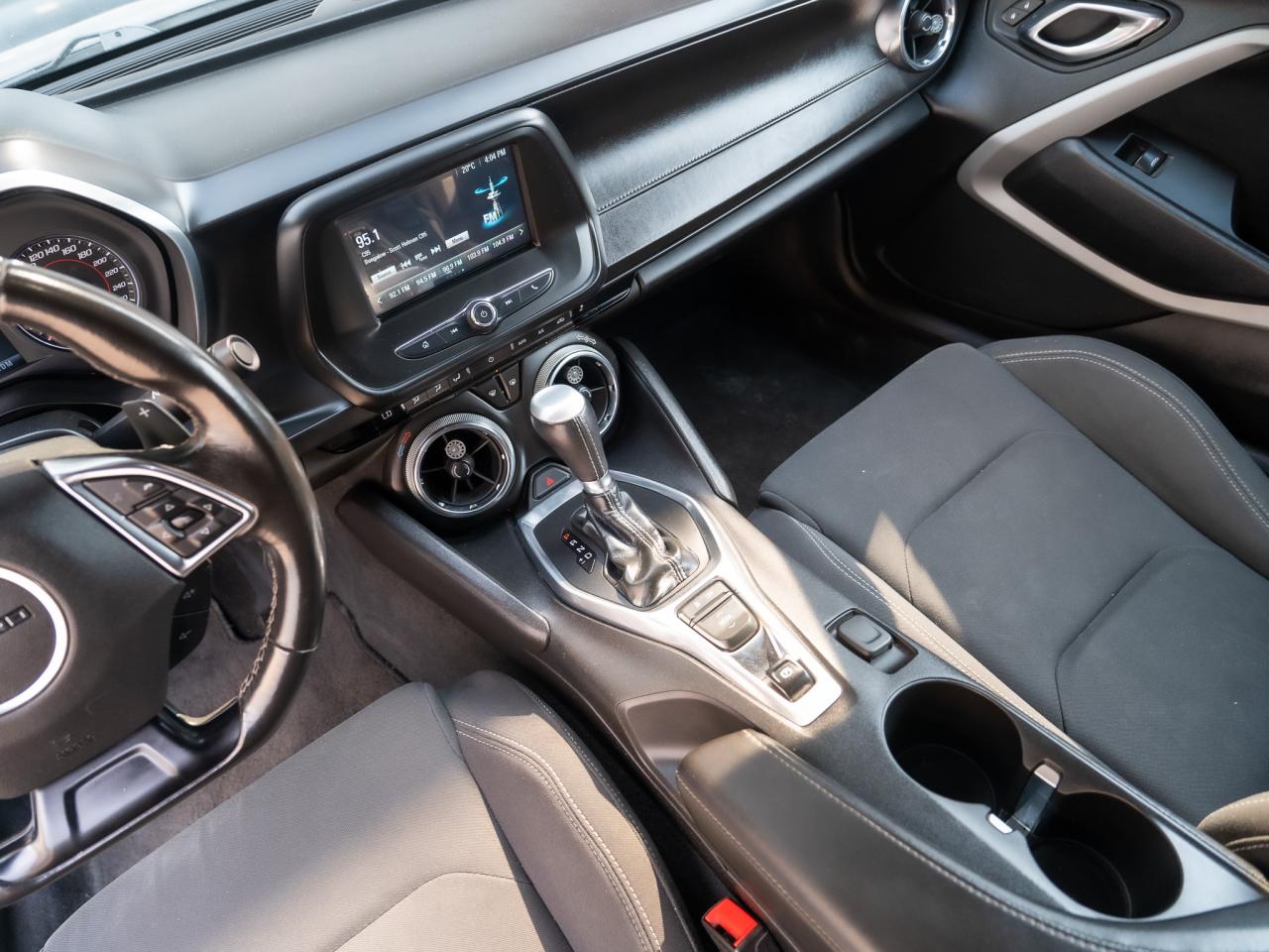 2018 Chevrolet Camaro 1LT - Photo #9
