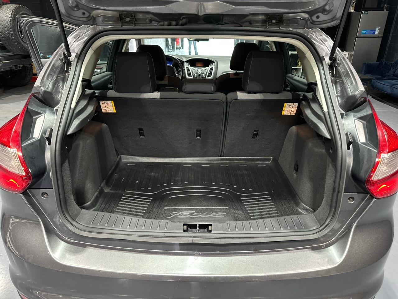 2014 Ford Focus SE - Photo #11