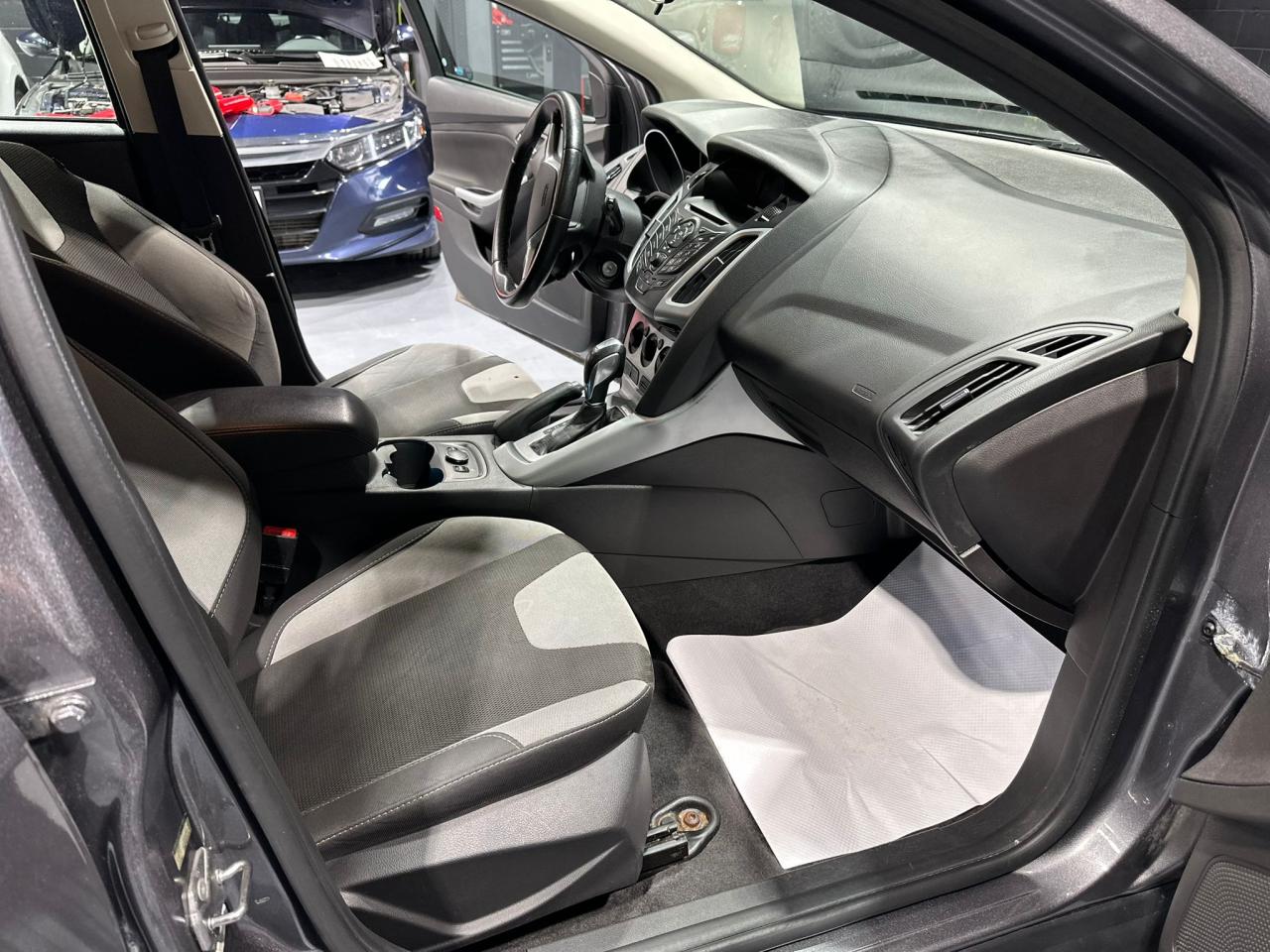 2014 Ford Focus SE - Photo #13