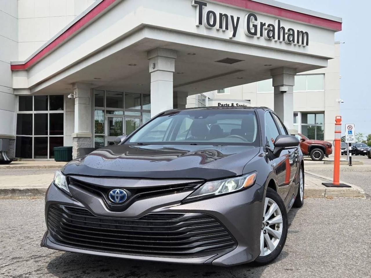 Used 2018 Toyota Camry HYBRID LE for sale in Ottawa, ON