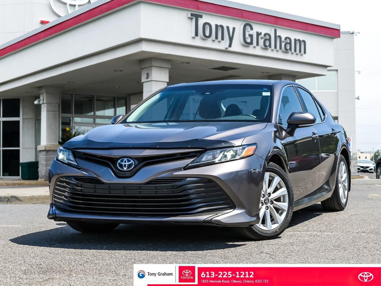 Used 2018 Toyota Camry HYBRID LE for sale in Ottawa, ON