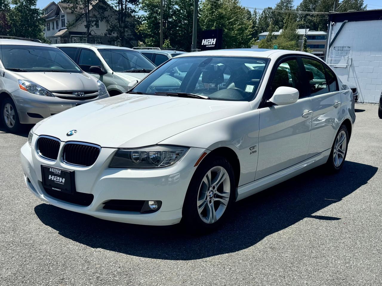 Used 2011 BMW 3 Series 328i xDrive AWD FINANCING AVAILABLE for sale in Surrey, BC
