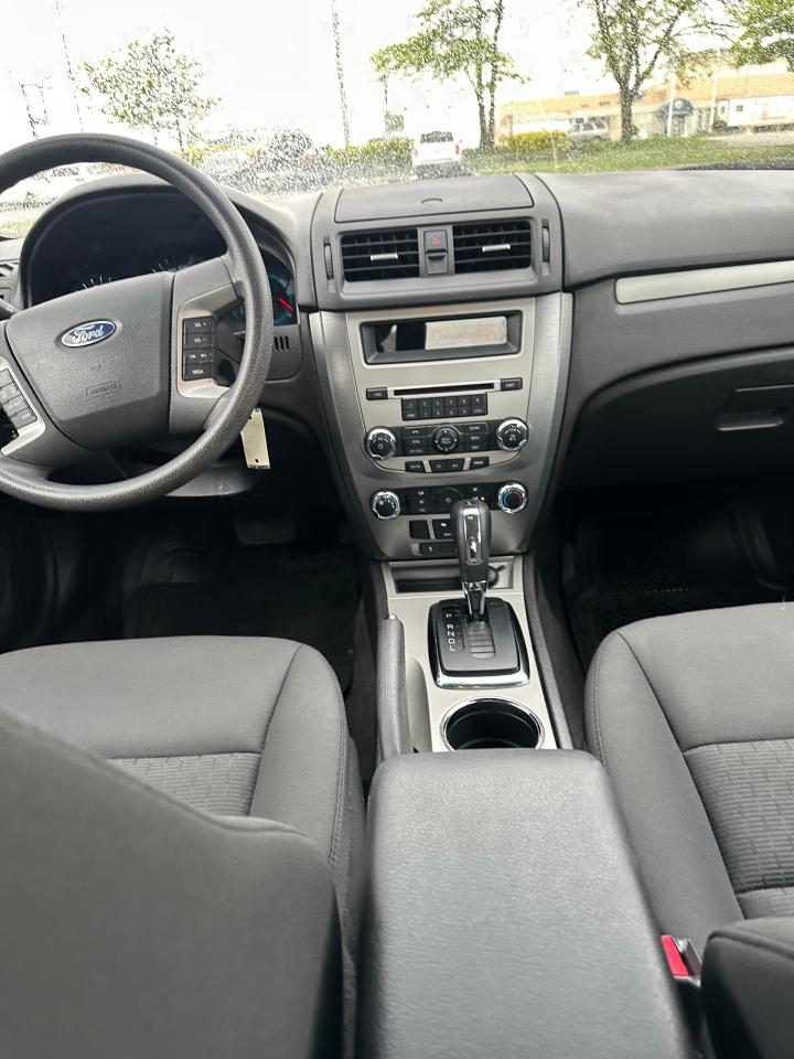 2010 Ford Fusion SE - Photo #8