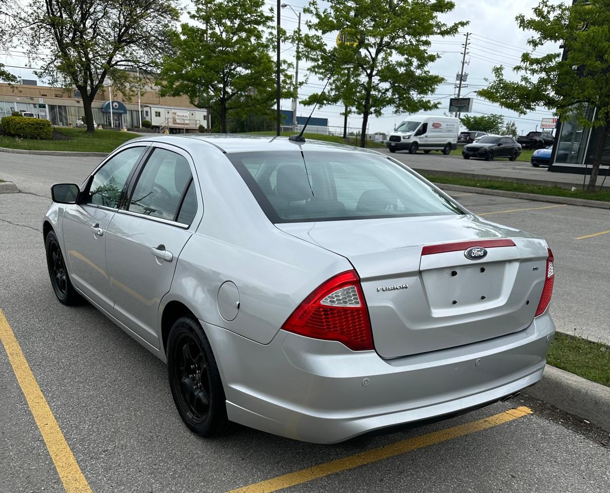 2010 Ford Fusion SE - Photo #10