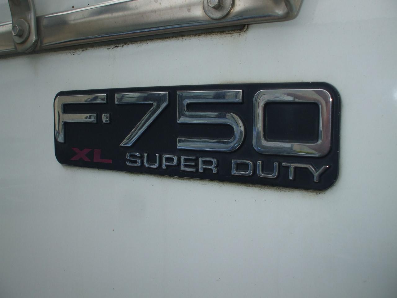 2013 Ford F-750 F-750,Cummins Engine.Air Brakes,Liftgate,Certified - Photo #8
