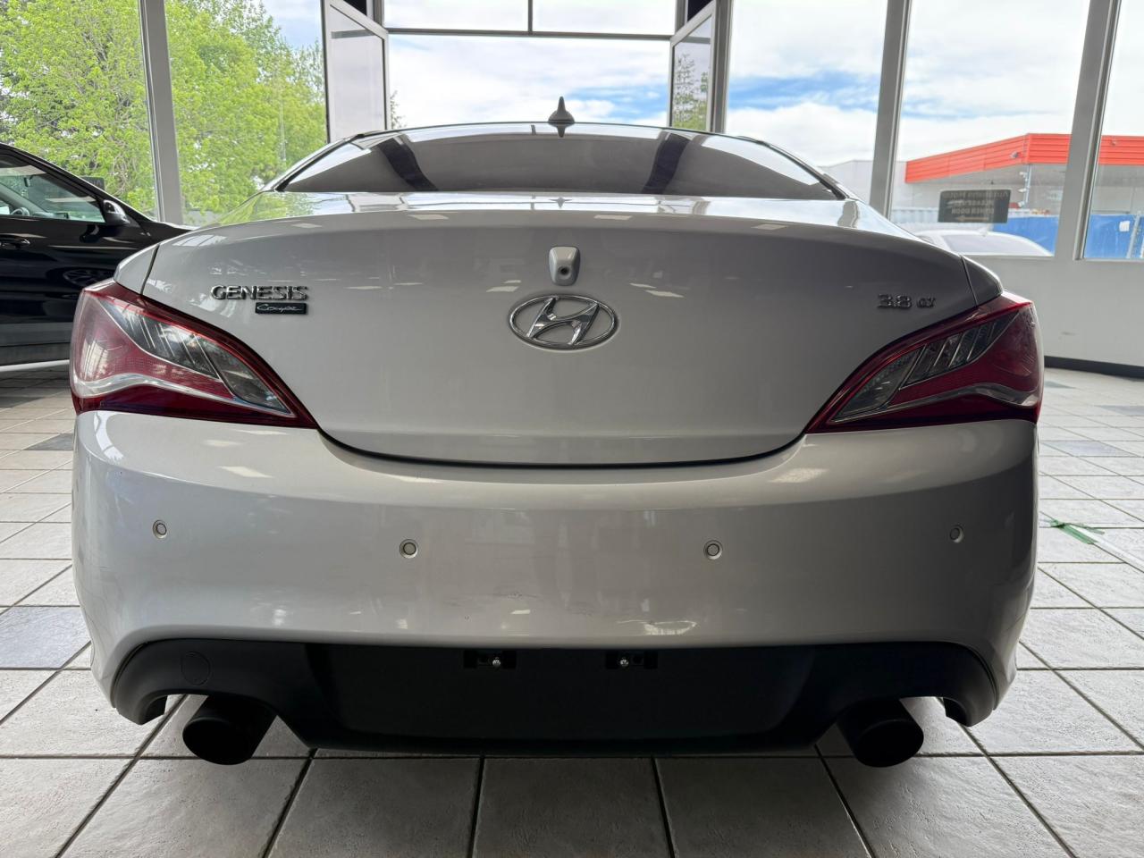 2016 Hyundai Genesis Coupe 3.8 GT | SUPER LOW KM | ALL CREDIT ACCEPTED!! - Photo #6