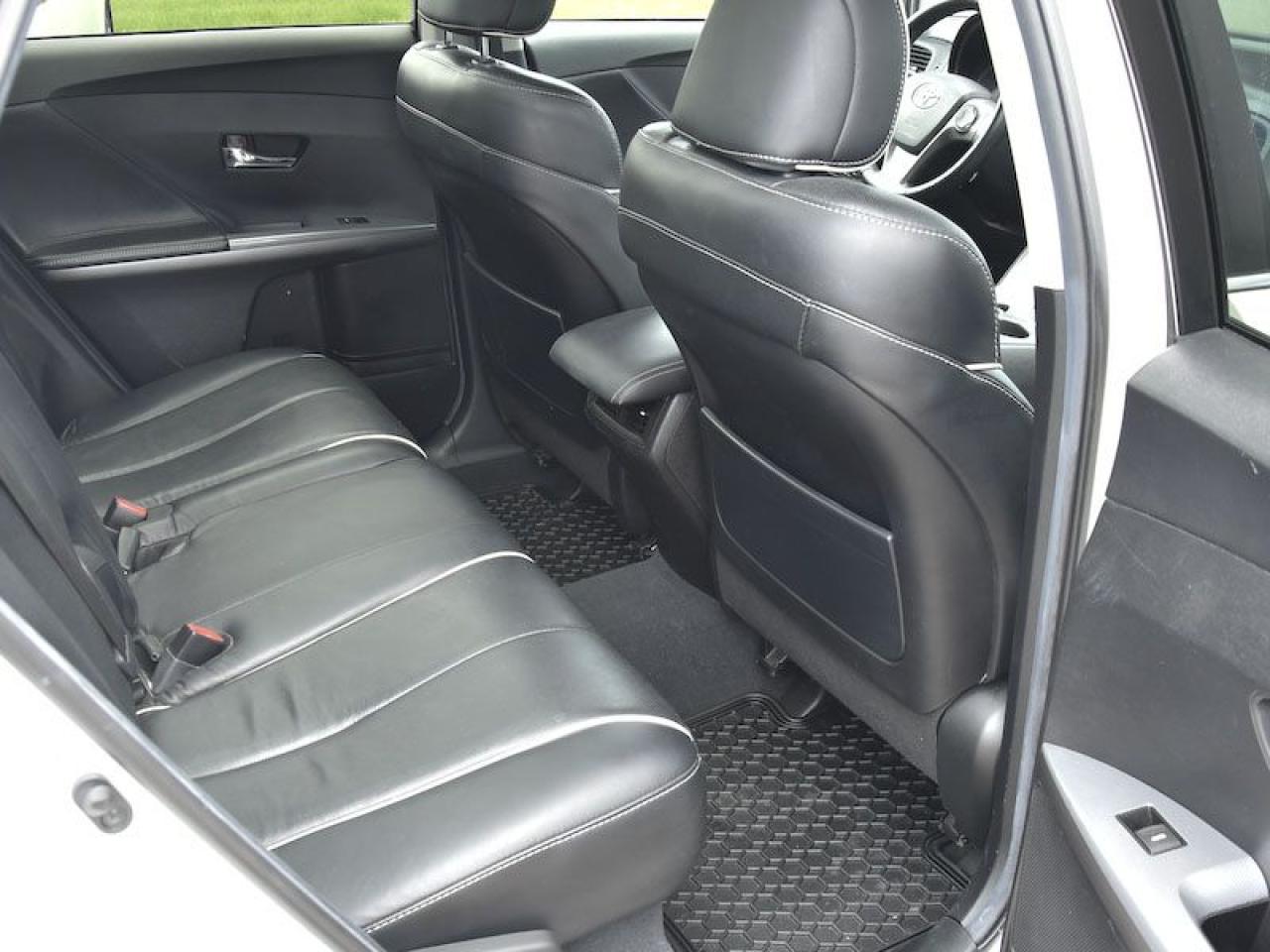 2014 Toyota Venza LIMITED - Photo #6