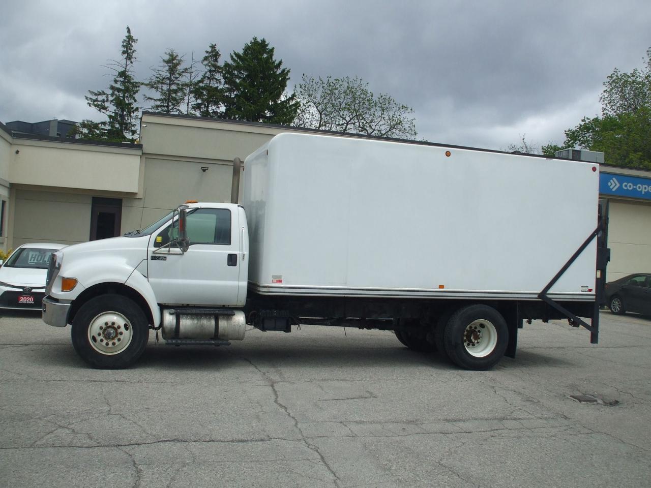 2013 Ford F-750 F-750,Cummins Engine.Air Brakes,Liftgate,Certified