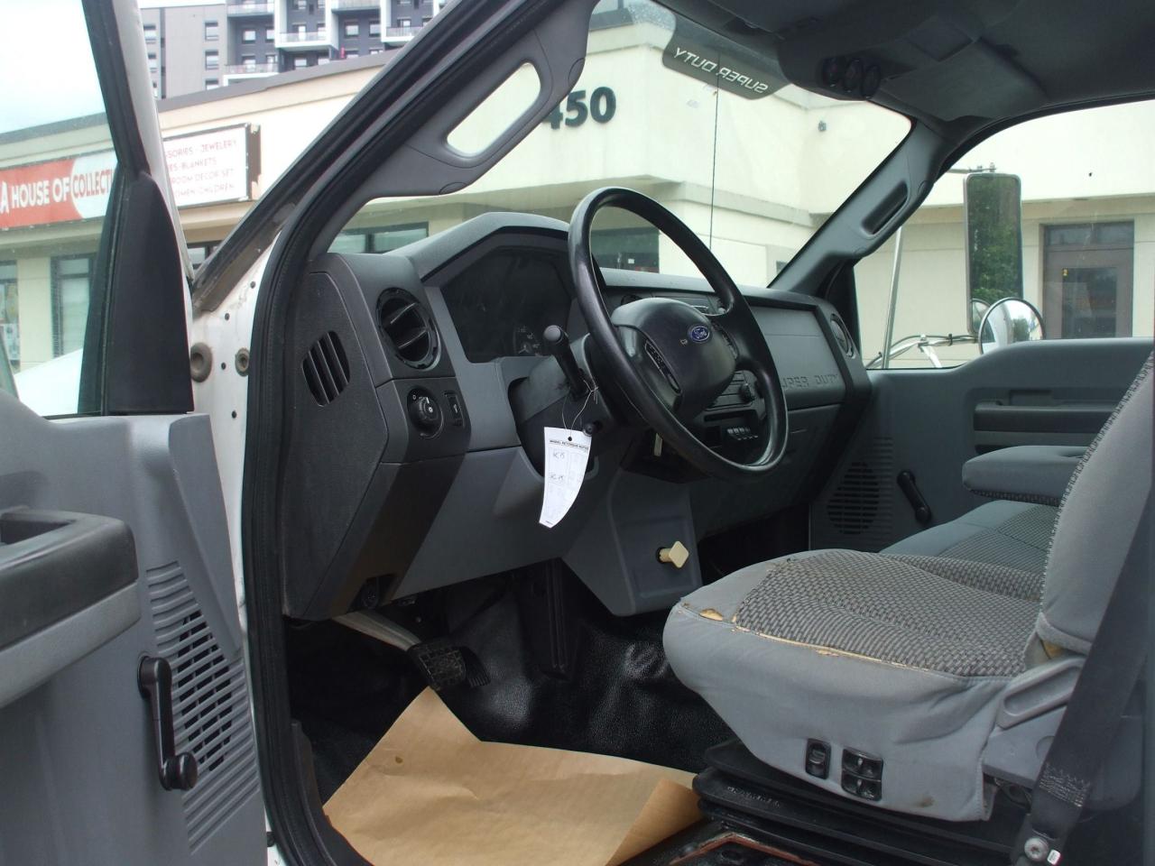 2013 Ford F-750 F-750,Cummins Engine.Air Brakes,Liftgate,Certified