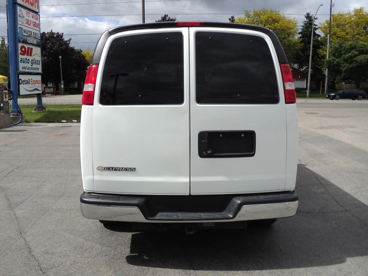 2022 Chevrolet Express LT2500 RWD 6.6L8cylGas12Passenger 135"WB BackUpCam - Photo #8