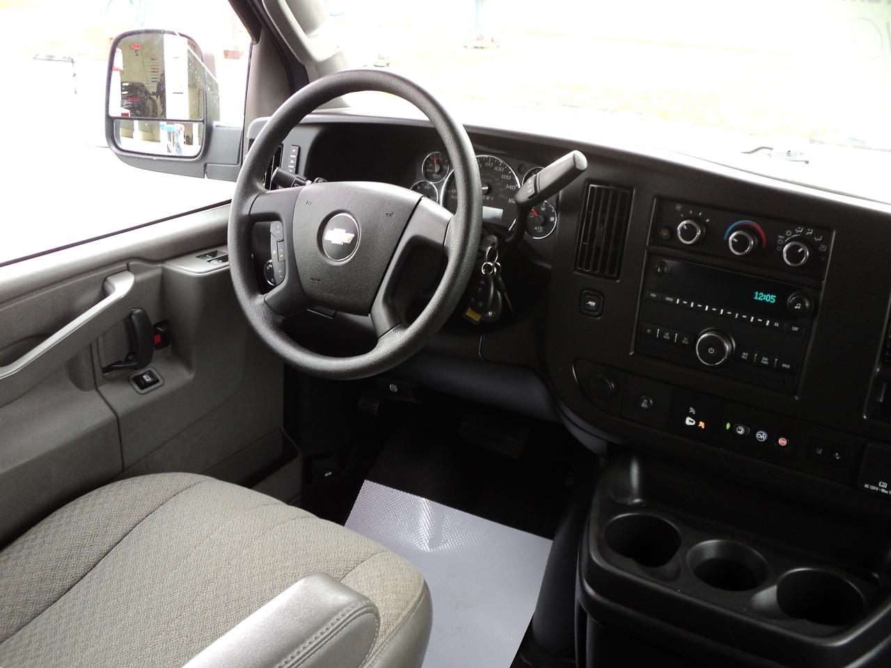 2022 Chevrolet Express LT2500 RWD 6.6L8cylGas12Passenger 135"WB BackUpCam - Photo #12