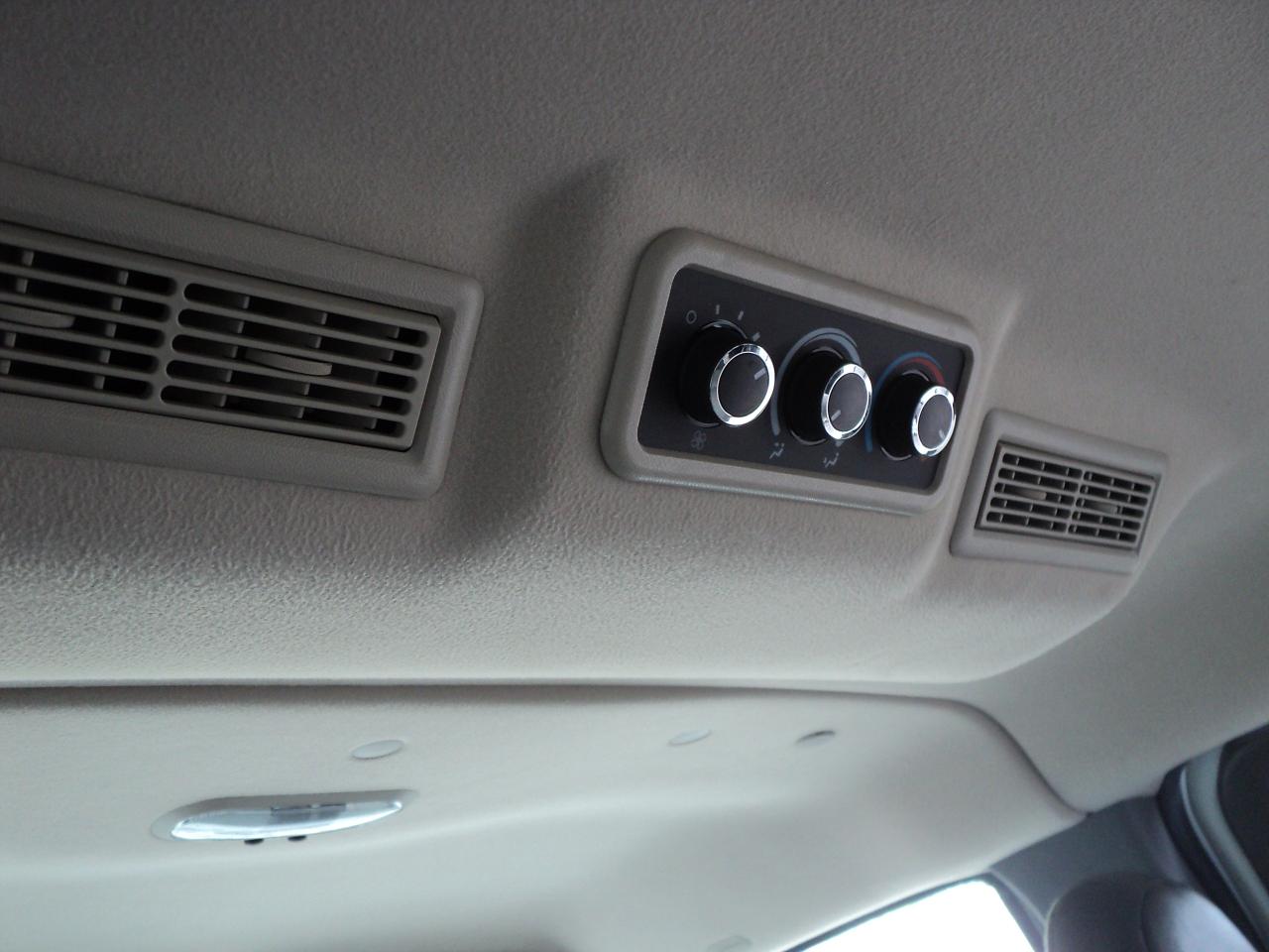 2022 Chevrolet Express LT2500 RWD 6.6L8cylGas12Passenger 135"WB BackUpCam - Photo #22