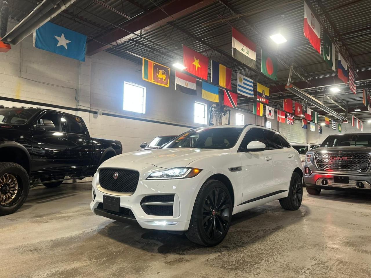 2018 Jaguar F-PACE AWD | R-Sport | SUNROOF | REMOTE START - Photo #1