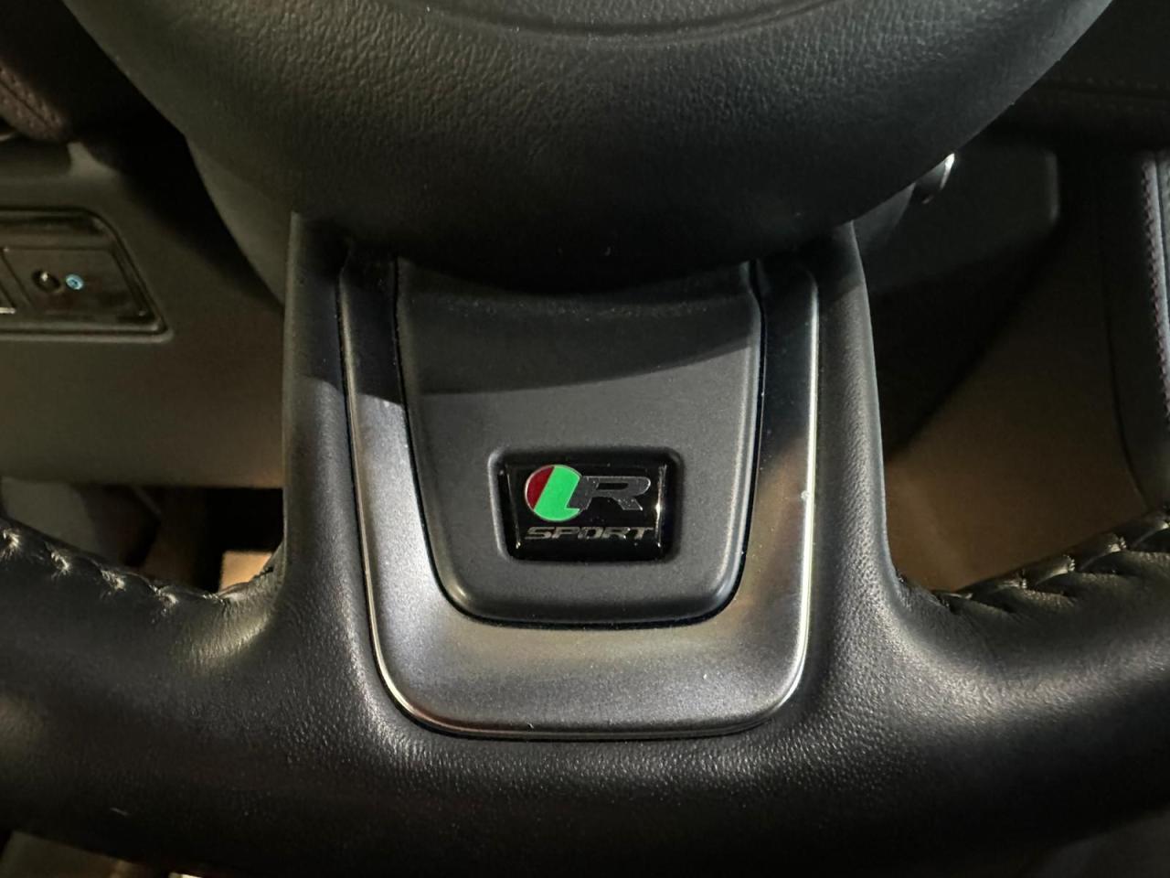 2018 Jaguar F-PACE AWD | R-Sport | SUNROOF | REMOTE START - Photo #11