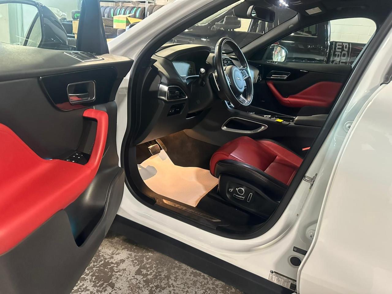 2018 Jaguar F-PACE AWD | R-Sport | SUNROOF | REMOTE START - Photo #29