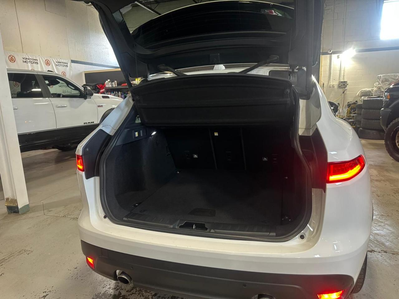2018 Jaguar F-PACE AWD | R-Sport | SUNROOF | REMOTE START - Photo #7