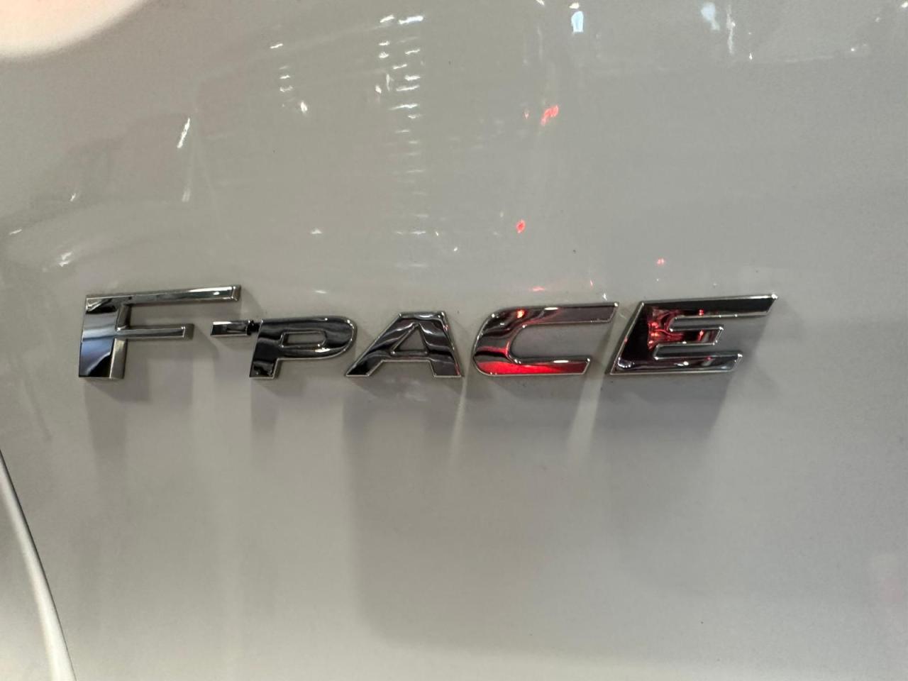 2018 Jaguar F-PACE AWD | R-Sport | SUNROOF | REMOTE START - Photo #33