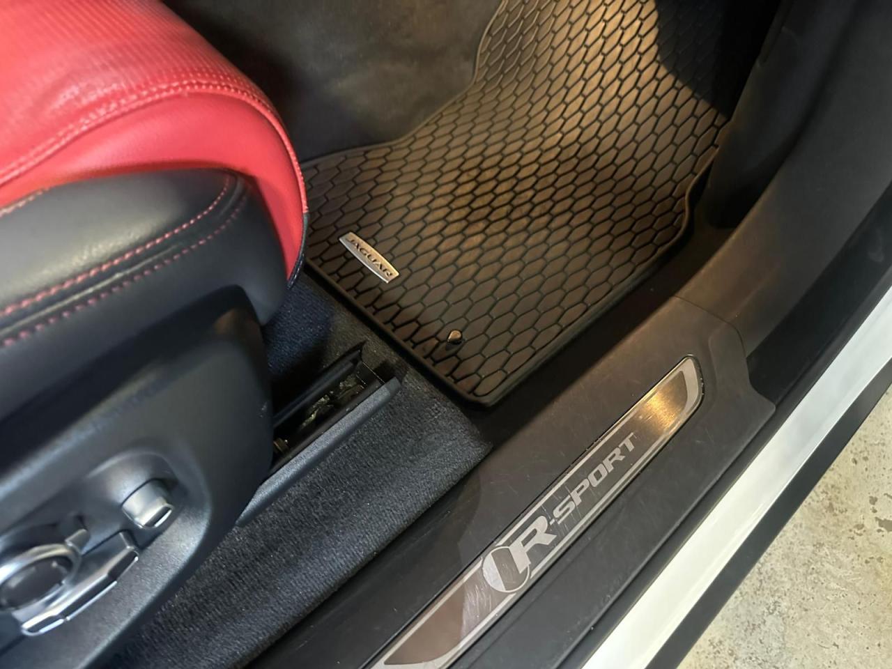 2018 Jaguar F-PACE AWD | R-Sport | SUNROOF | REMOTE START - Photo #43
