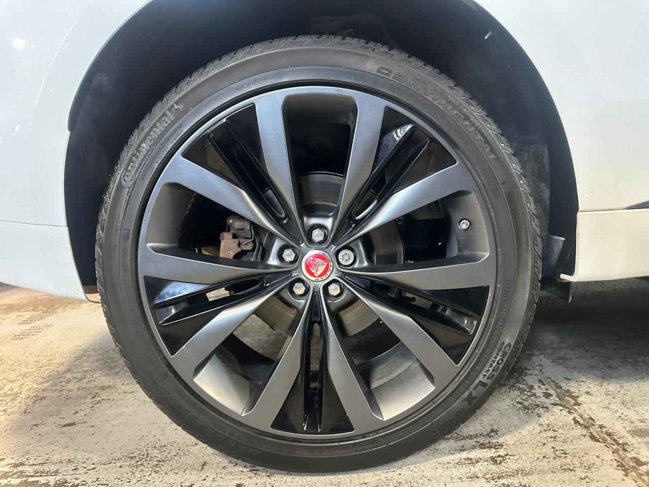 2018 Jaguar F-PACE AWD | R-Sport | SUNROOF | REMOTE START - Photo #46