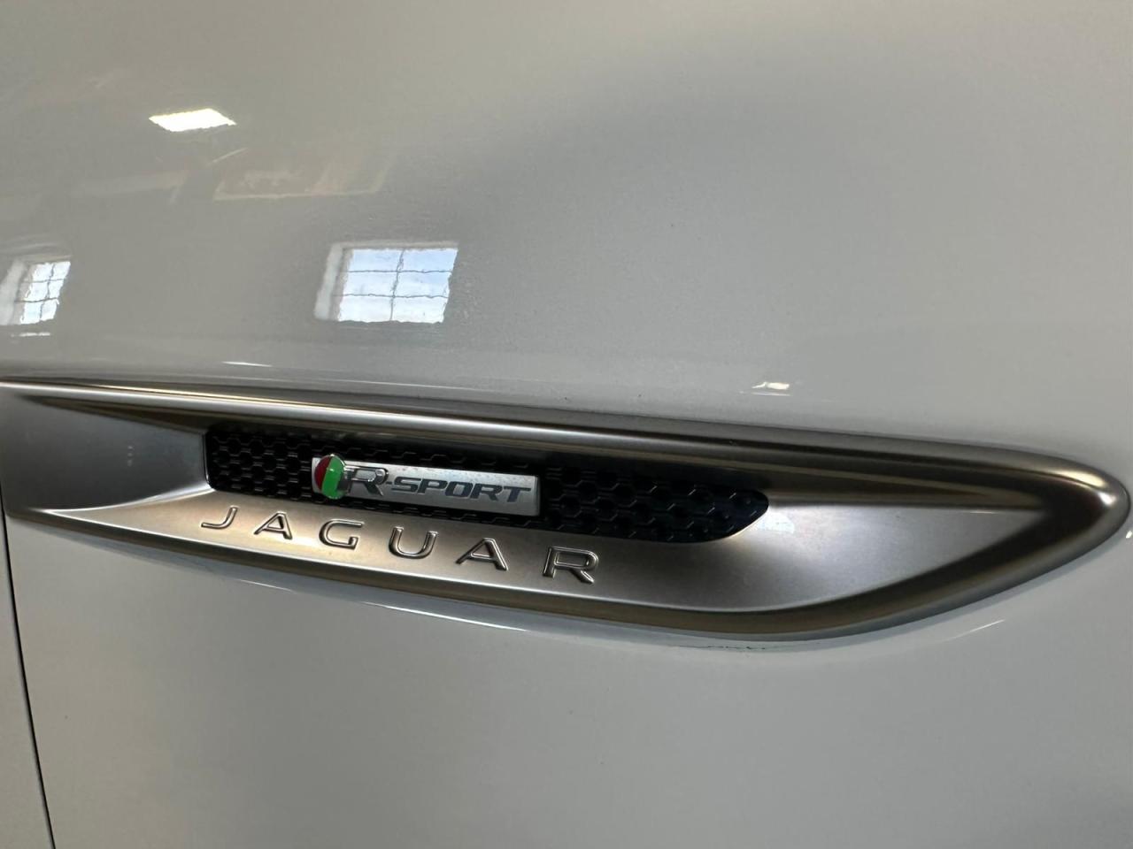 2018 Jaguar F-PACE AWD | R-Sport | SUNROOF | REMOTE START - Photo #47