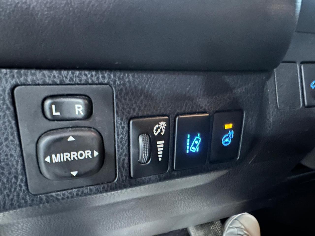 2017 Toyota RAV4 LIMITED | AWD | HYBRID - Photo #25