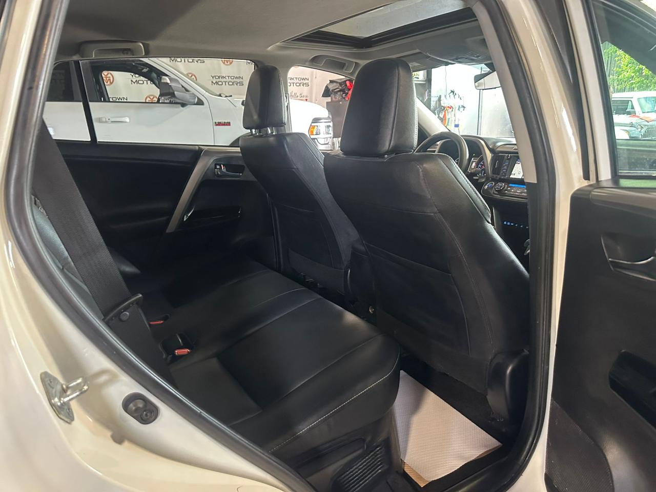 2017 Toyota RAV4 LIMITED | AWD | HYBRID - Photo #20