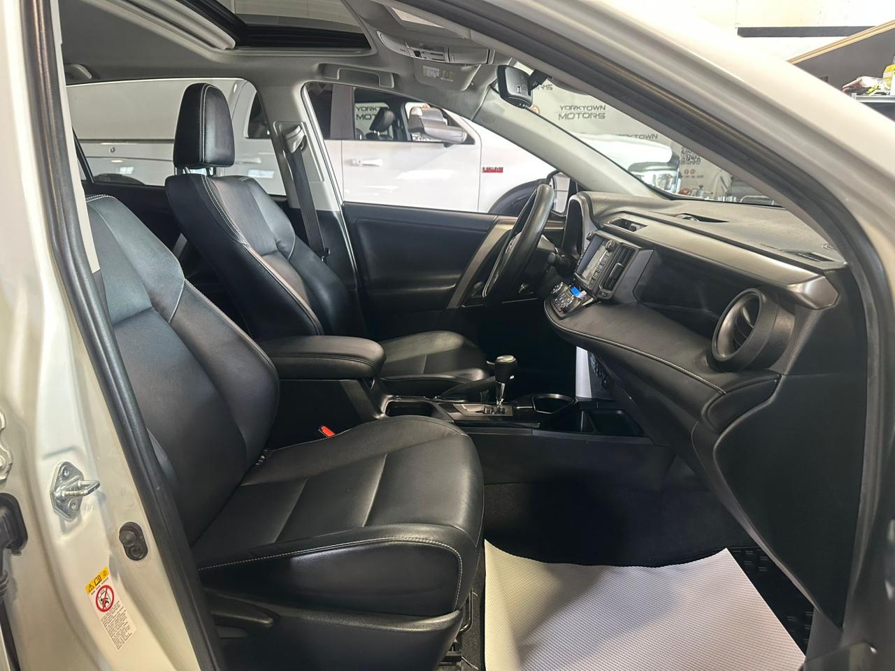 2017 Toyota RAV4 LIMITED | AWD | HYBRID - Photo #22