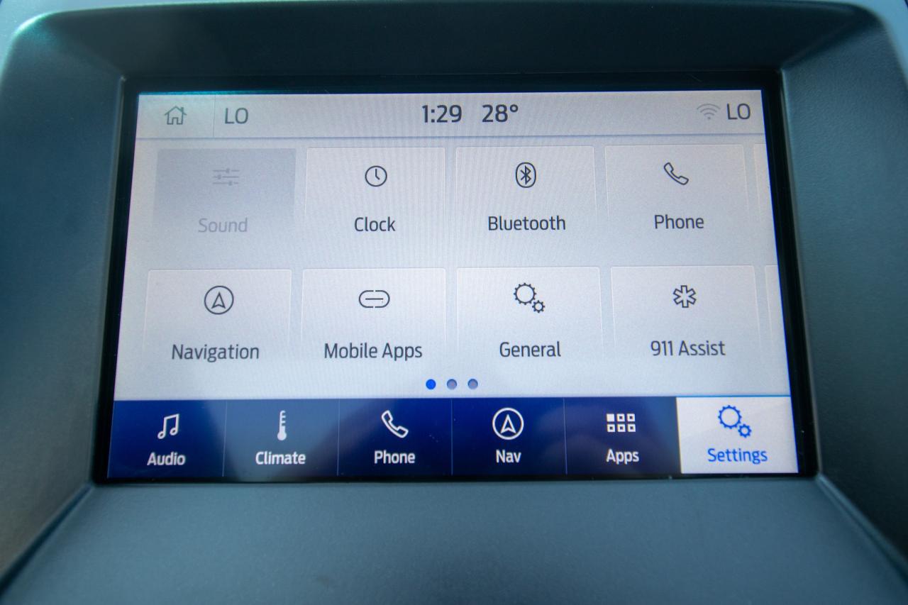 2020 Ford Edge Titanium AWD Photo5