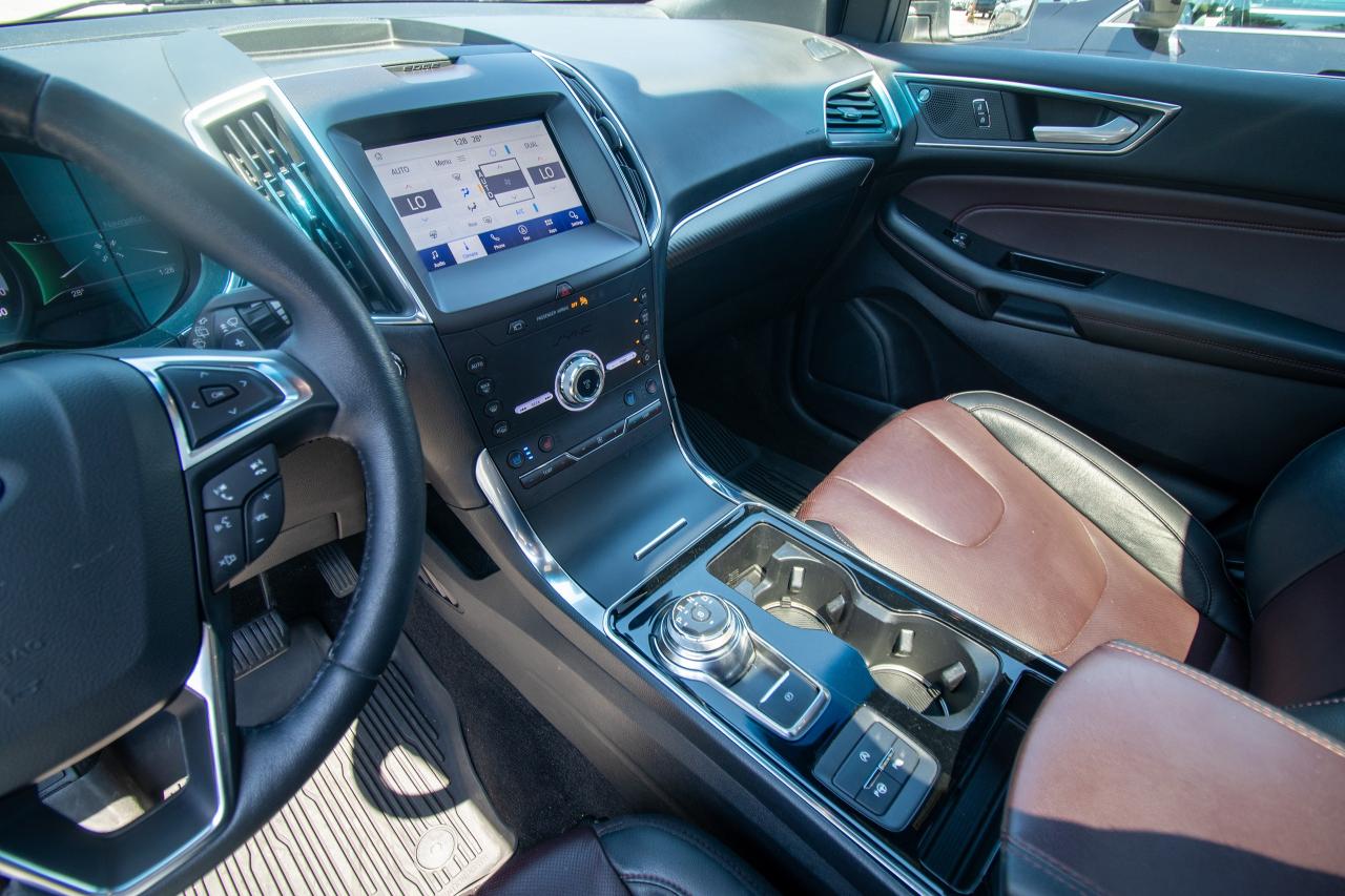 2020 Ford Edge Titanium AWD Photo5