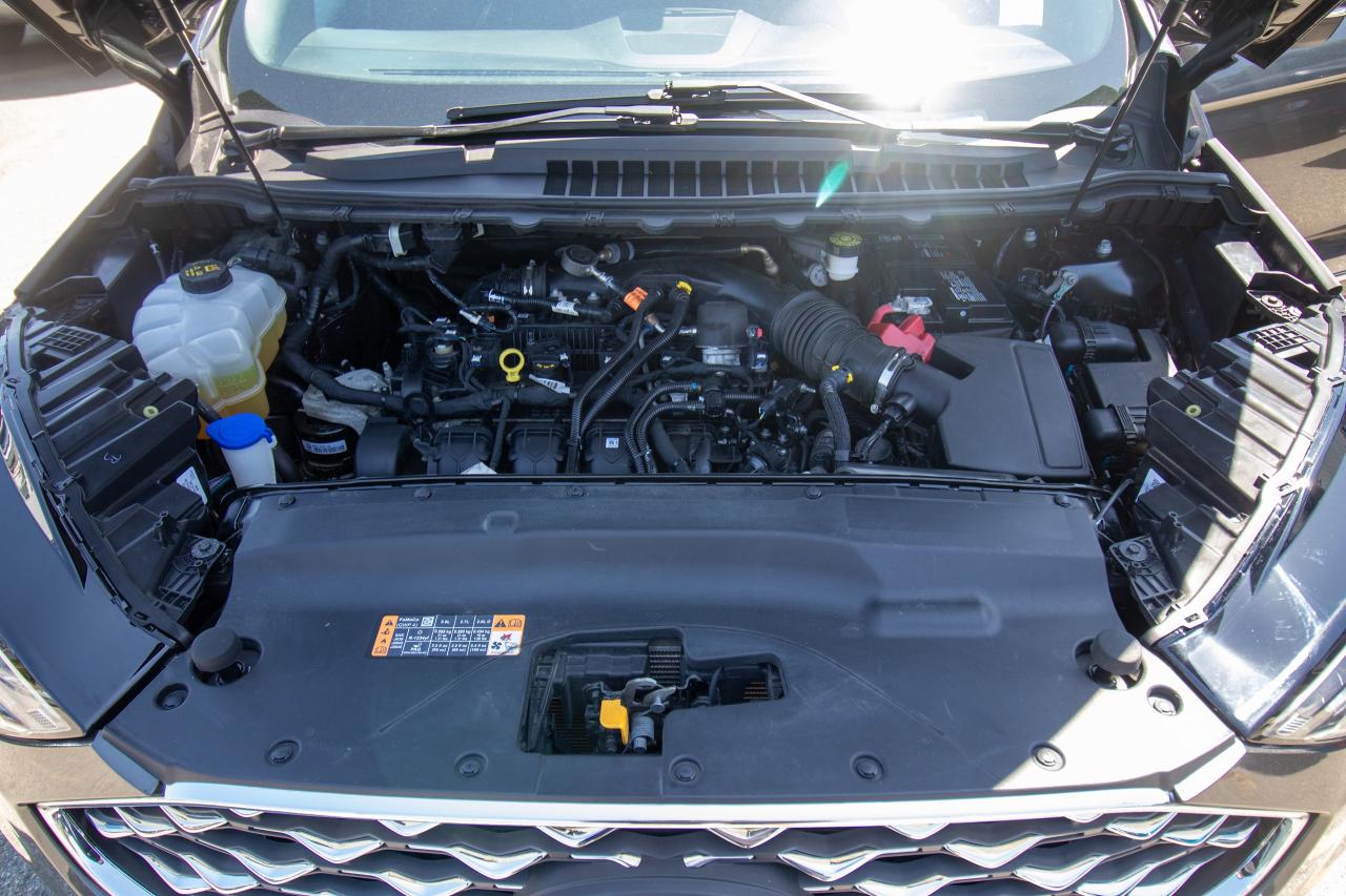 2020 Ford Edge Titanium AWD Photo5