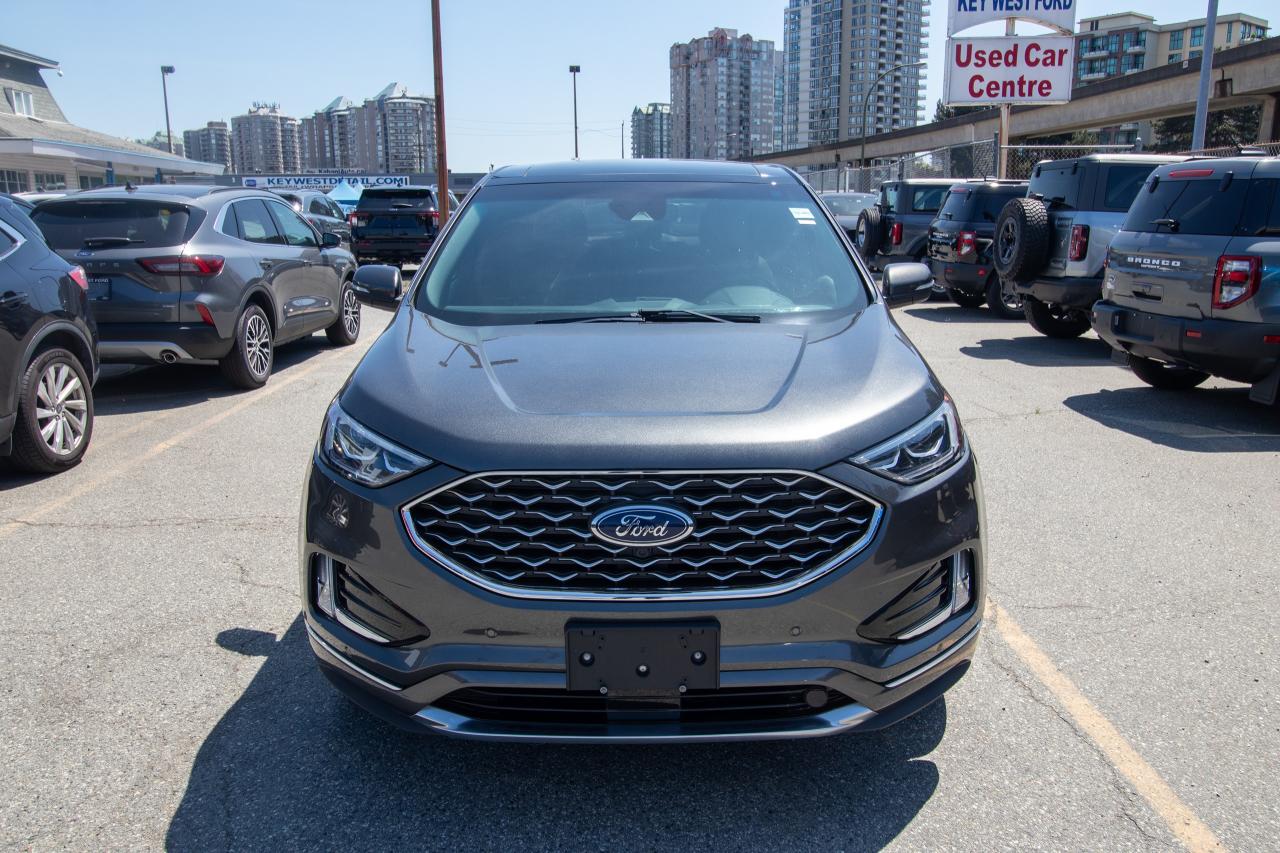 2020 Ford Edge Titanium AWD Photo5