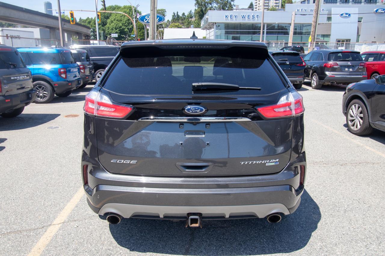 2020 Ford Edge Titanium AWD Photo5