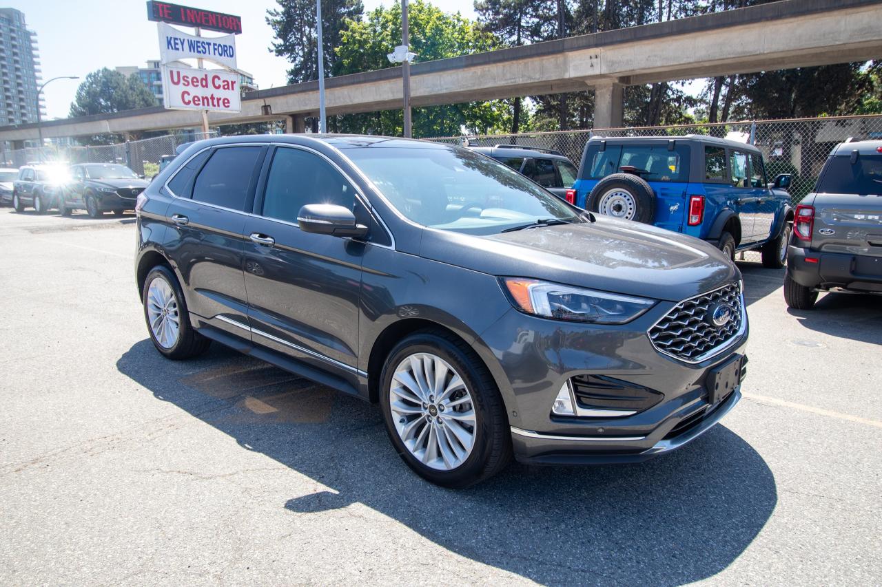 2020 Ford Edge Titanium AWD Photo3