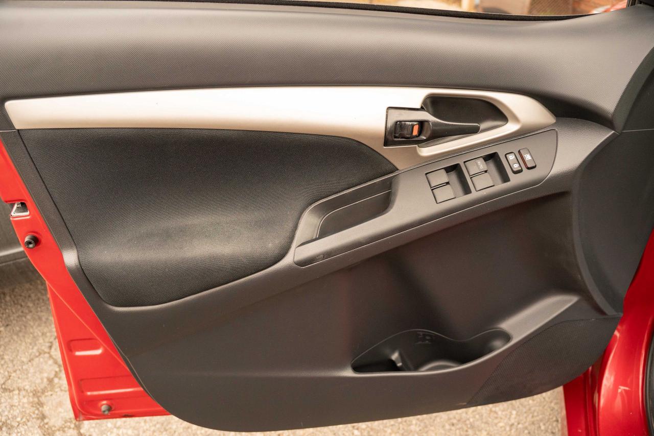 2014 Toyota Matrix BASE - Photo #22
