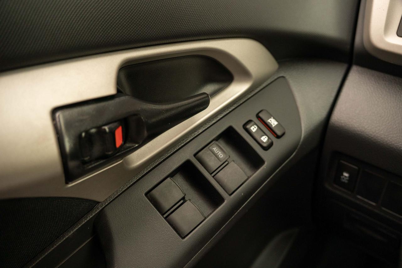 2014 Toyota Matrix BASE - Photo #23