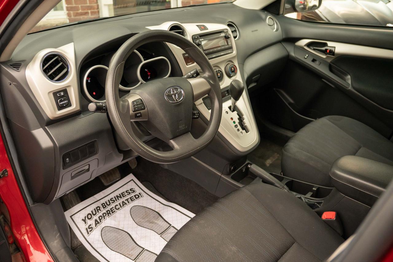 2014 Toyota Matrix BASE - Photo #24