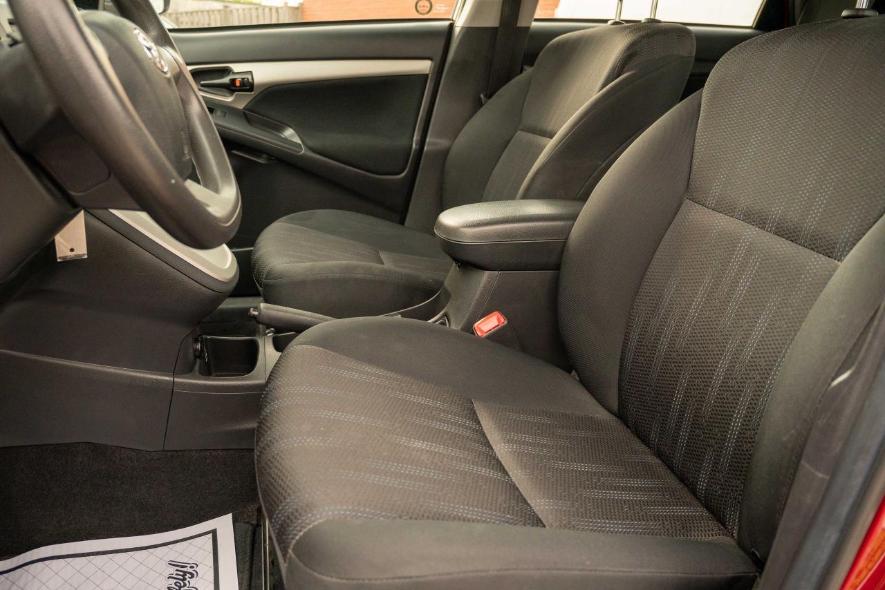 2014 Toyota Matrix BASE - Photo #25