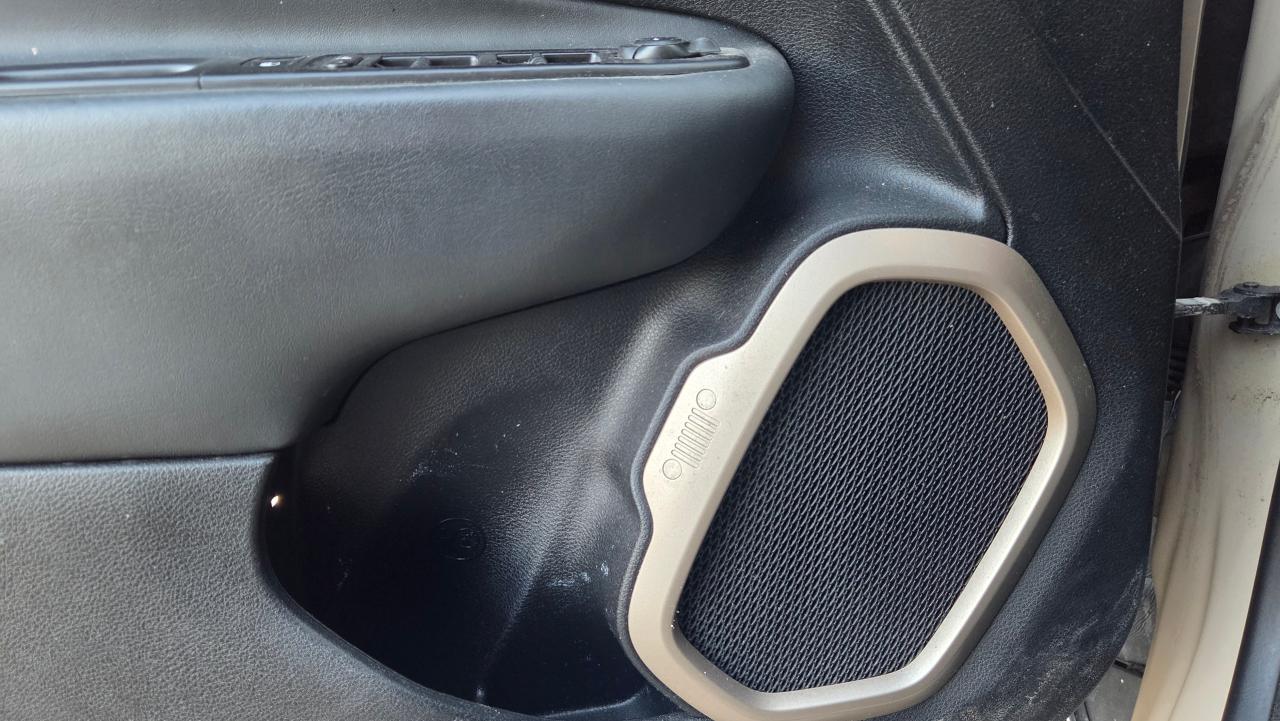 2015 Jeep Renegade Limited - Photo #20