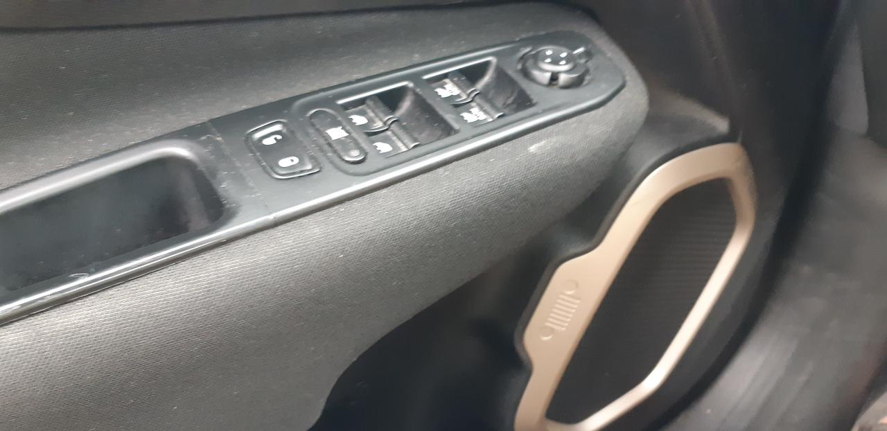 2016 Jeep Renegade Sport - Photo #15
