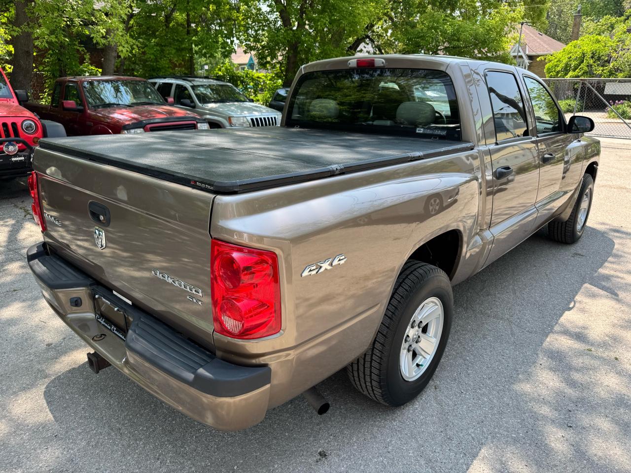 2009 Dodge Dakota SXT - Photo #5