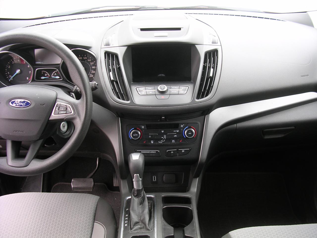 2017 Ford Escape SE - Photo #8