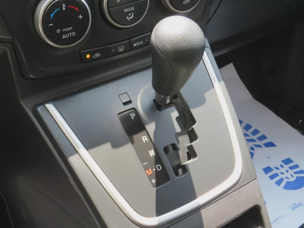 2017 Mazda MAZDA5 GS (**LOW KM!!**SAFETY/CERTIFIED!!**6 PASSENGER!!**ALLOY RIMS**CD PLAYER**NAVIGATION**REVERSE CAMERA**CRUISE CONTROL**BLUETOOTH**) Photo