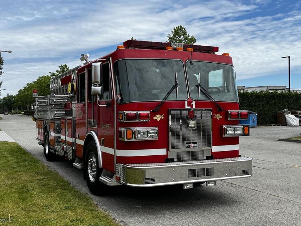 2002 Sutphen Monarch 5 Foot Aerial Pumper CAT Diesel Fire Truck, Diesel, 6 cylinder, 4 door, automatic, RWD, air conditioning, red exterior, black interior. Certification and Decal valid until November 2025.


75 Foot 67 Foot Reach Mid Mount Aerial

500lbs Capacity

1507USGPM Pump This item is currently OFFSITE. You must register an appointment with our office to schedule an offsite viewing. Appointments must be made a minimum of one business day in advance (and as defined by the days that Repo.com is open for business) before your appointment can be scheduled and confirmed. We may, at our own discretion, instead opt to transport smaller items to Repo.coms main yard for viewing purposes.  $49,520.00 plus $375 processing fee, $49,895.00 total payment obligation before taxes.   Listing report, warranty, contract commitment cancellation fee, financing available on approved credit (some limitations and exceptions may apply). All above specifications and information is considered to be accurate but is not guaranteed and no opinion or advice is given as to whether this item should be purchased. We do not allow test drives due to theft, fraud, acts of vandalism and undetectable impaired driving. Instead we provide the following benefits: Complimentary Warranty (with options to extend), Limited Money Back Satisfaction Guarantee on Fully Completed Contracts, Contract Commitment Cancellation, and an Open-Ended Sell-Back Option. Ask seller for details or call 604-522-REPO(7376) to confirm listing availability.