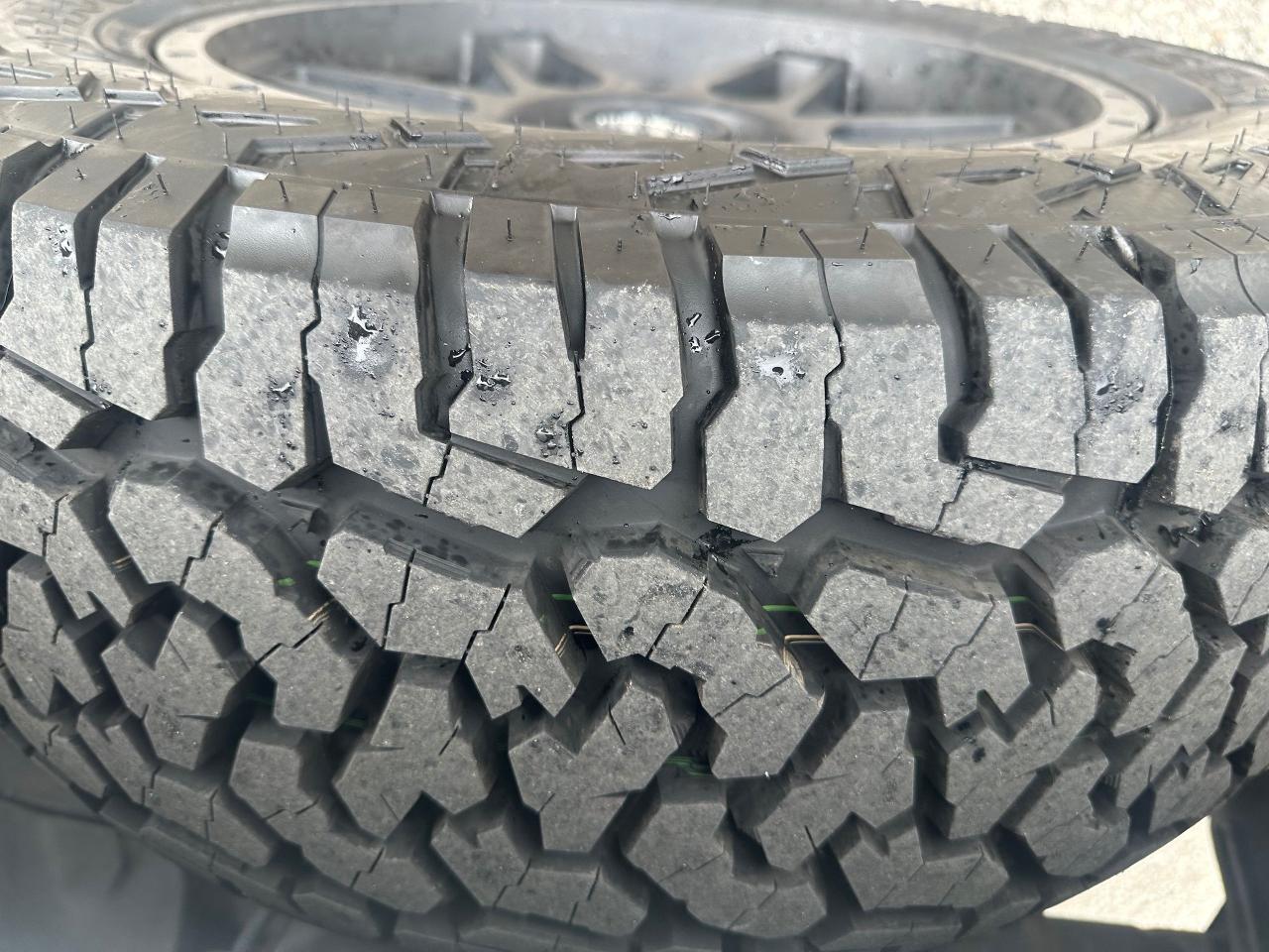 2015 RAM 1500 LARAMIE - DIESEL - 35” TIRES - Photo #11