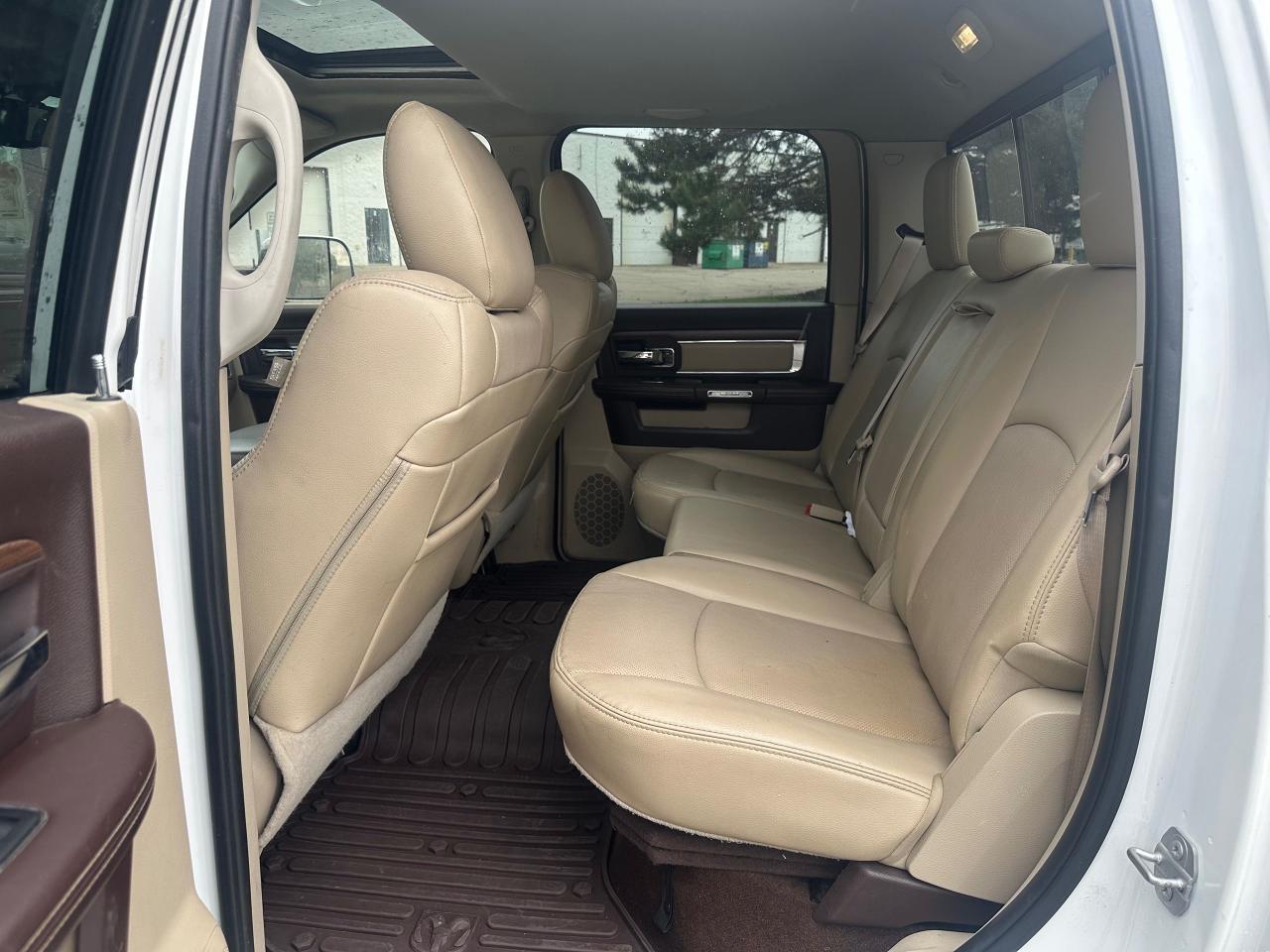 2015 RAM 1500 LARAMIE - DIESEL - 35” TIRES - Photo #13