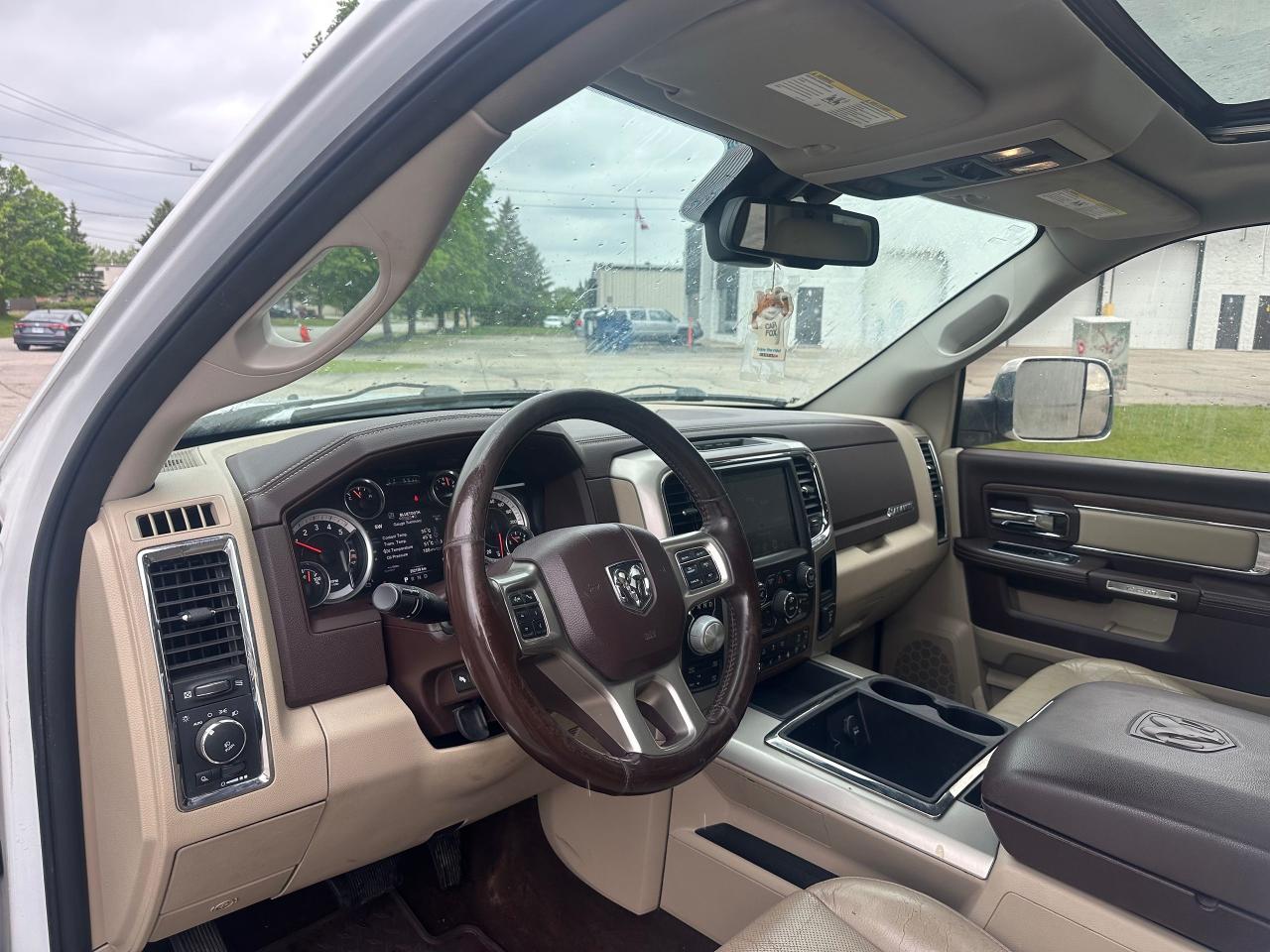 2015 RAM 1500 LARAMIE - DIESEL - 35” TIRES - Photo #14