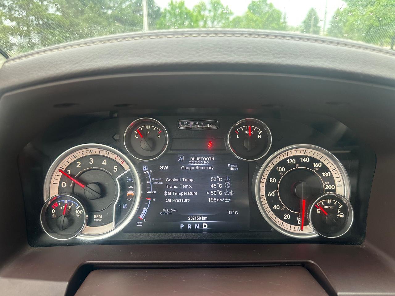 2015 RAM 1500 LARAMIE - DIESEL - 35” TIRES - Photo #17