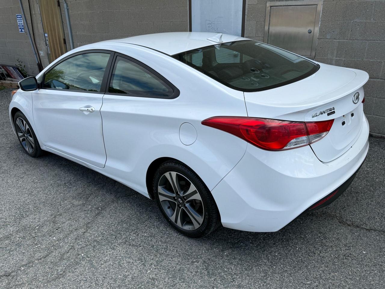 2013 Hyundai Elantra Coupe SE - Photo #7